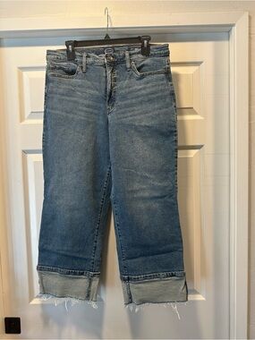 Scoop Relaxed Cropped Jeans with Frayed Cuff - Blue